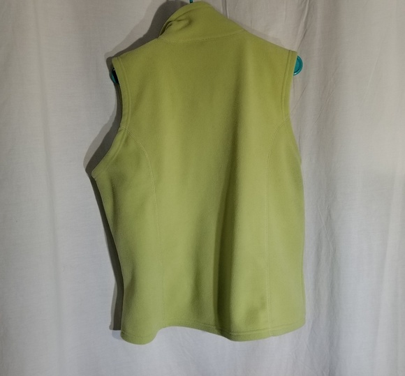 Fleece vest with snowman applique by Tri-mountain - Picture 3 of 7